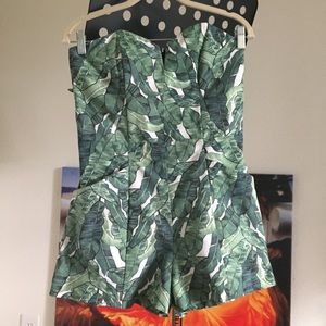 NWOT H&M Concious strapless tropic leaves romper 8